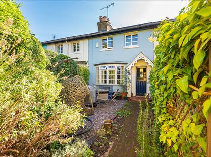 2 Bed Semi-Detached House, Victoria Cottages, TW9