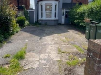 Studio Flat, Baldry Gardens, SW16