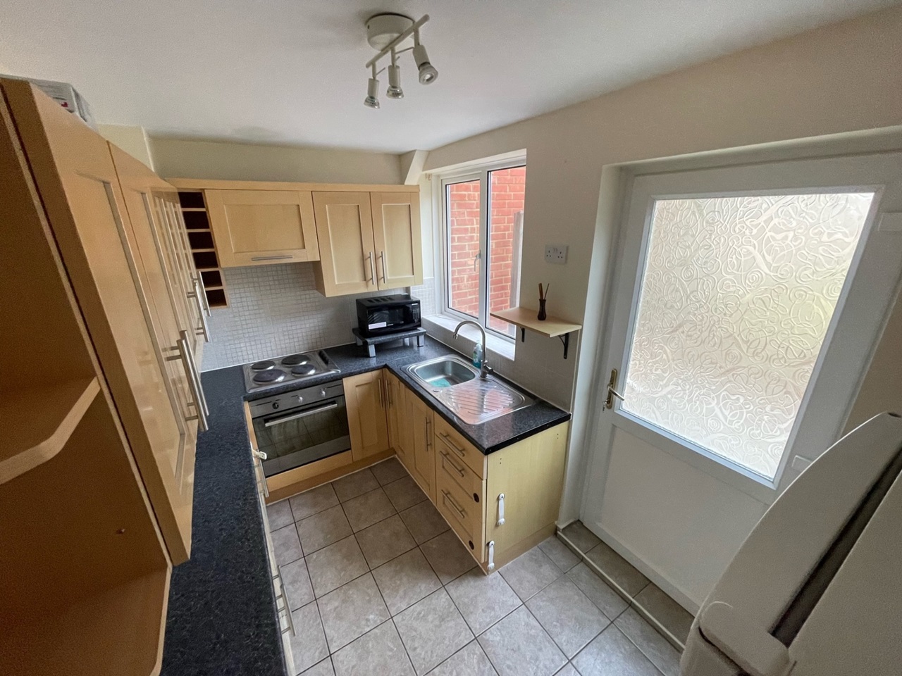 Edgware Room in a Shared House, The Meads, HA8 To Rent Now for £900