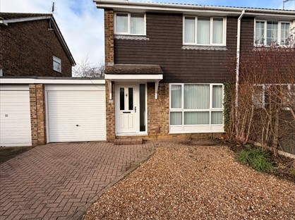 3 Bed Terraced House, Keats Close, MK16