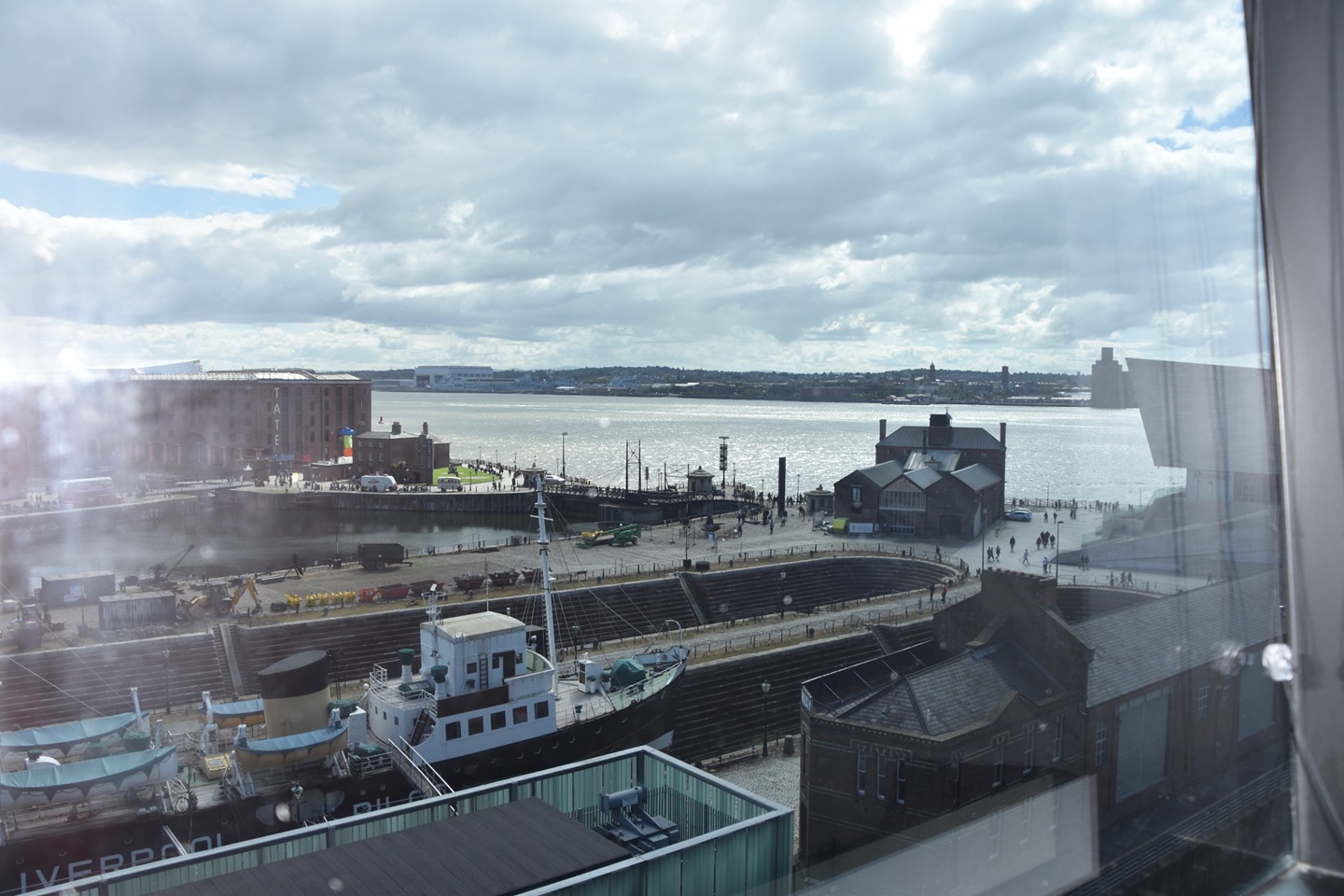 1 Bed Flat, Mann Island, L3 photo 4