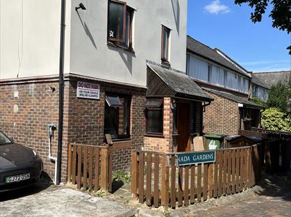 Room in a Shared House, Canada Gardens, SE13