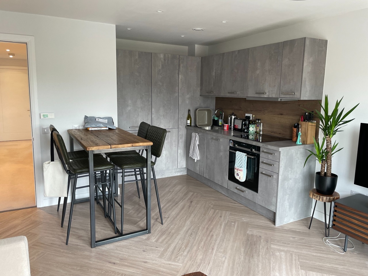 Glasgow Room in a Shared Flat, Minerva Way, G3 To Rent Now for £750.00 p/m