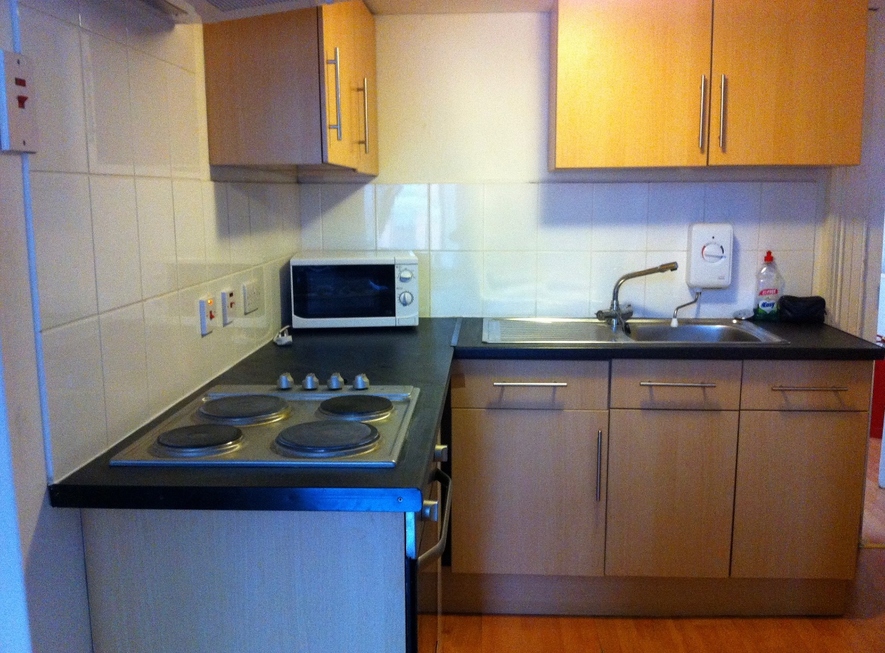 Glasgow Studio Flat, Oakfield Avenue, G12 To Rent Now for £1,100.00 p/m