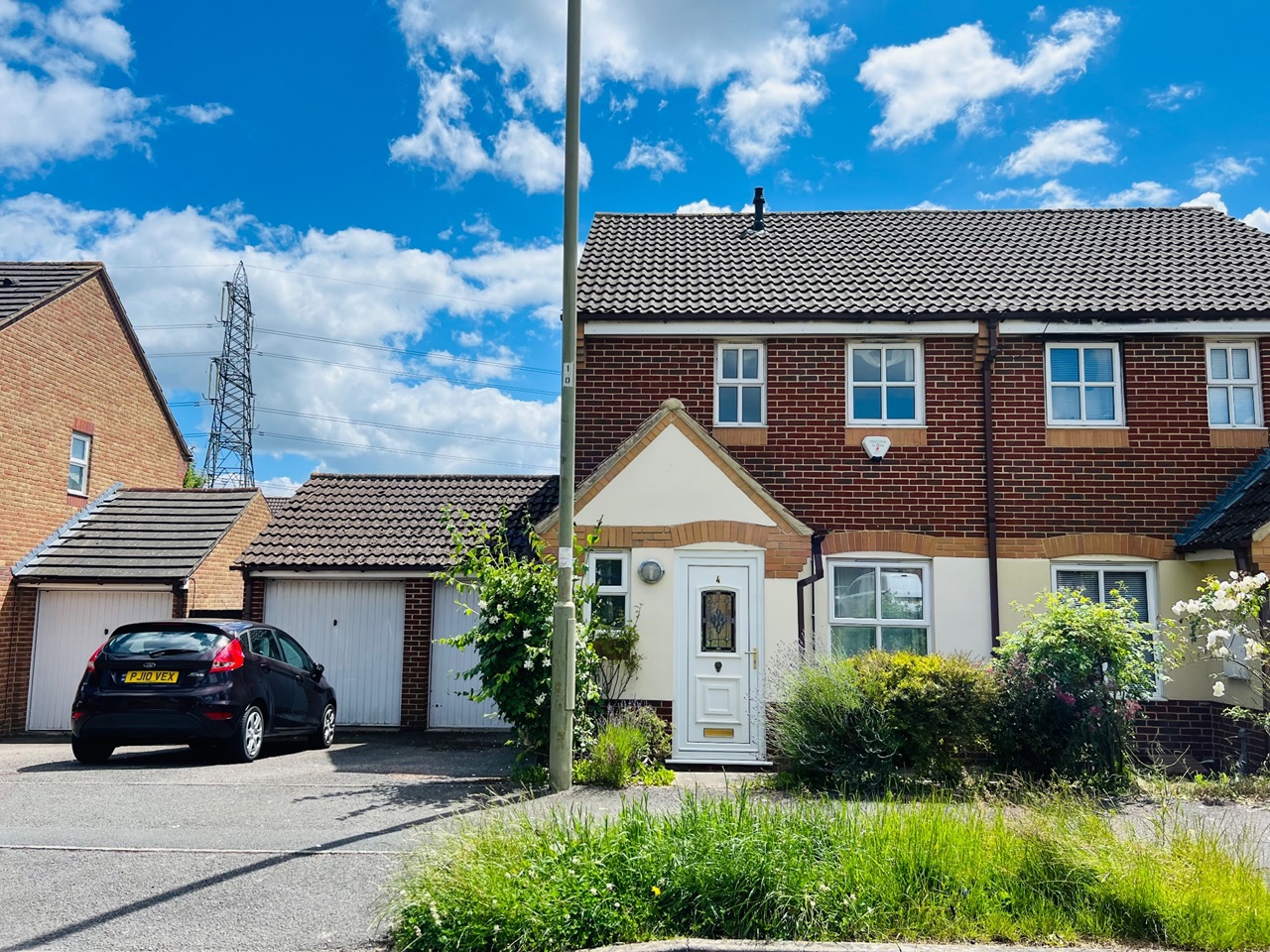 3 Bed Semi-Detached House, Brake Hill, OX4
