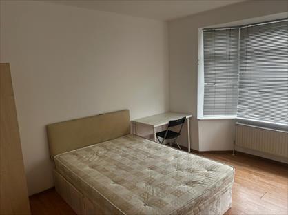 Room in a Shared House, Hall Lane, NW4