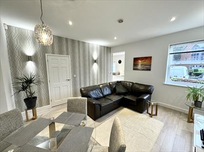 2 Bed Flat, Peveril Drive, NG7