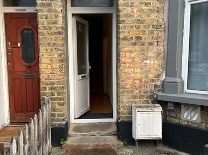 2 Bed Flat, Dunedin Road, E10
