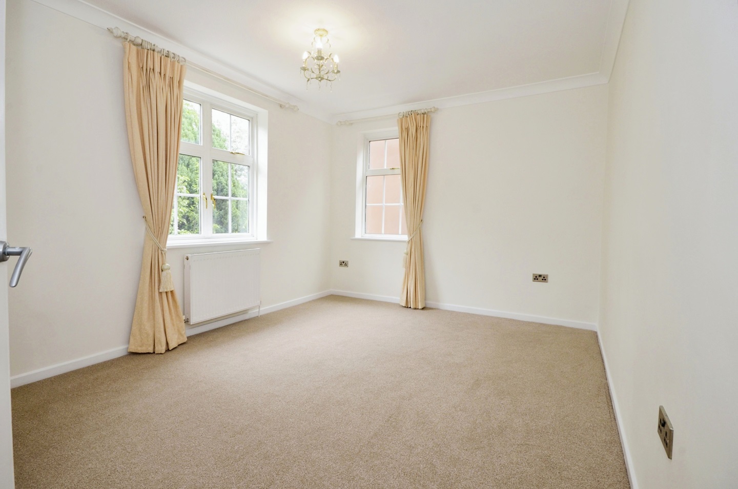 Pinner 3 Bed SemiDetached House, Azalea Walk, HA5 To Rent Now for