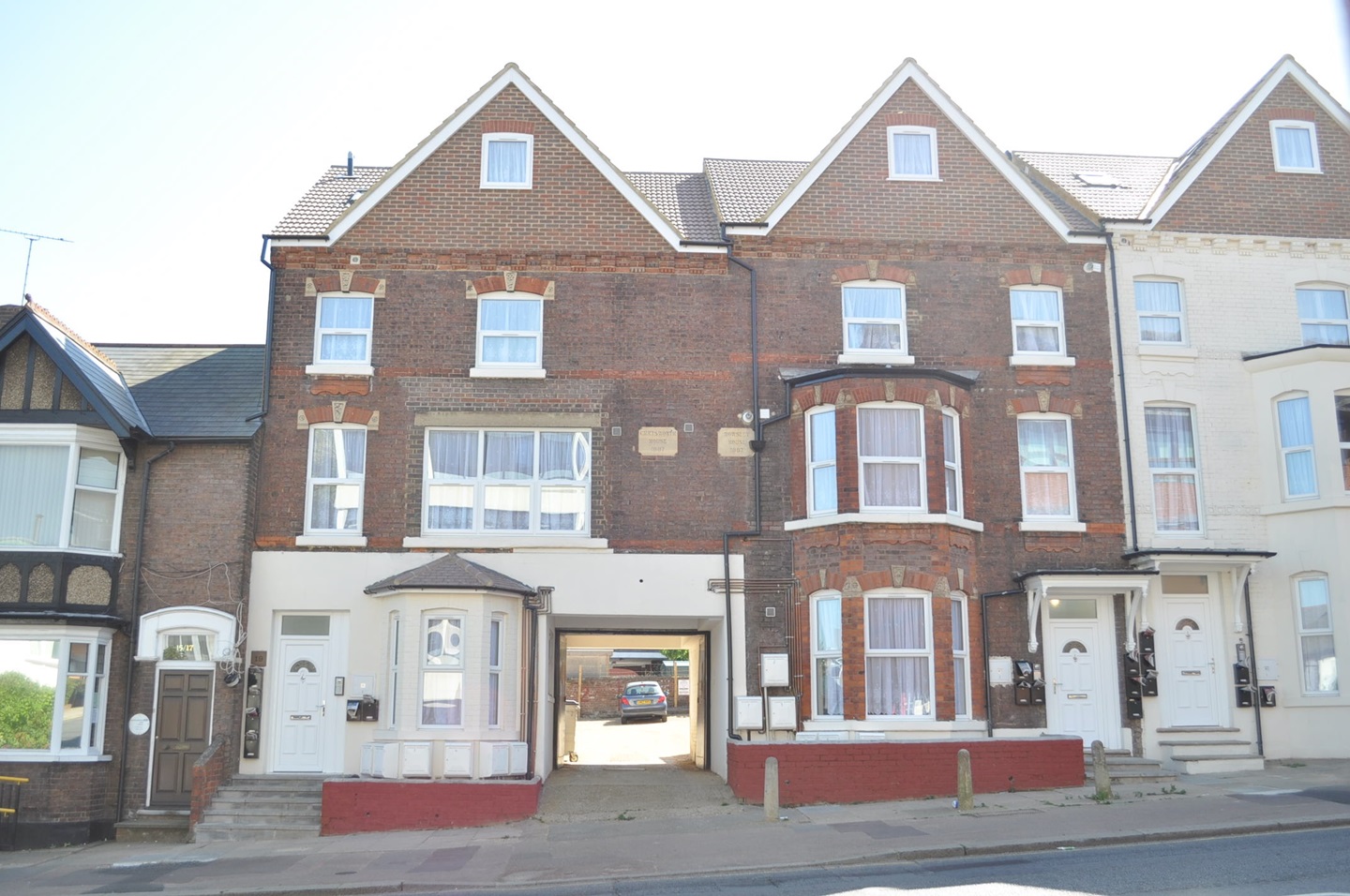 Luton 1 Bed Flat, Cardiff Road, LU1 To Rent Now for £800.00 p/m