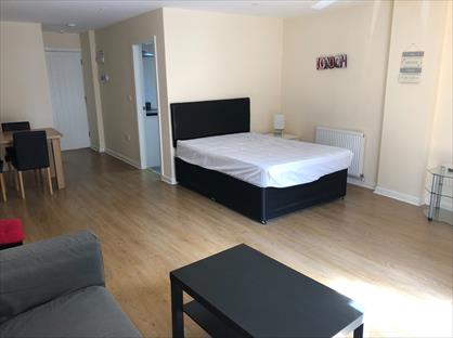 1 Bed Flat, St Peters Churchyard, DE1