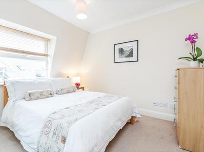 Room in a Shared House, Church Road, RG6