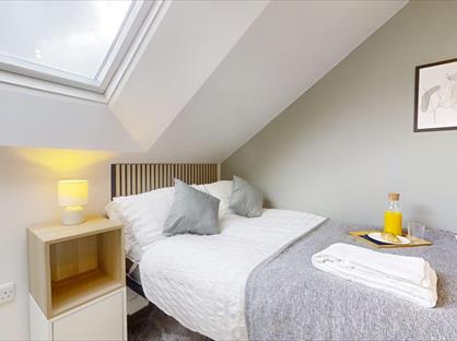 Room in a Shared House, Hobart Street, S11
