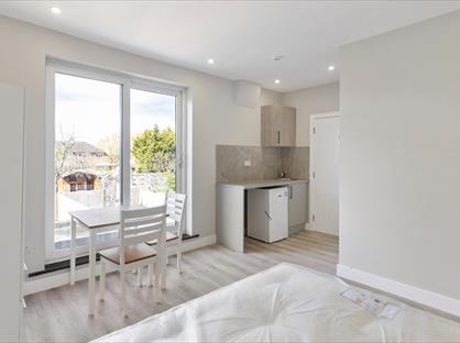 Studio Flat, Green Lane, SE9