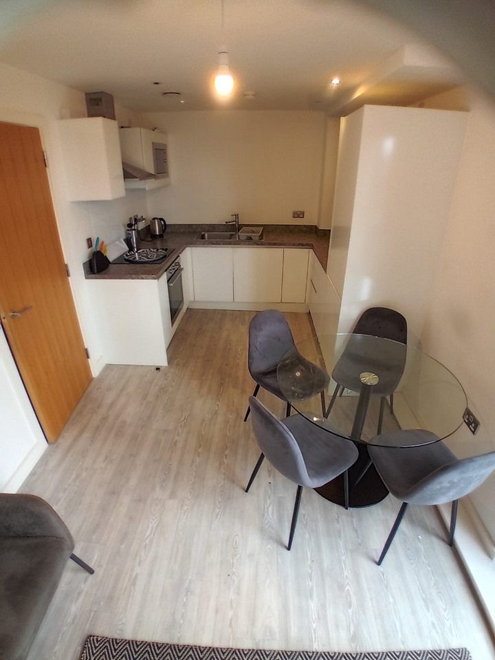 Salford 1 Bed Flat, Middlewood Plaza, M5 To Rent Now for £1,000.00 p/m
