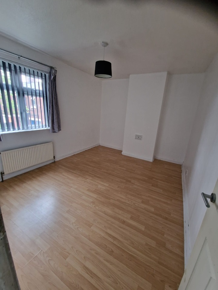 Oldham 2 Bed SemiDetached House, Ninth Avenue, OL8 To Rent Now for