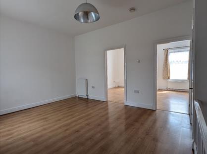 2 Bed Flat, Oxford Street, CV21
