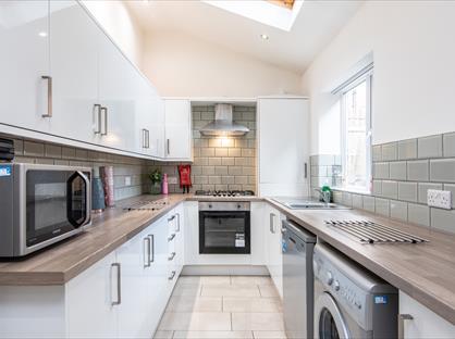 6 Bed Terraced House, Cottesmore Road, NG7