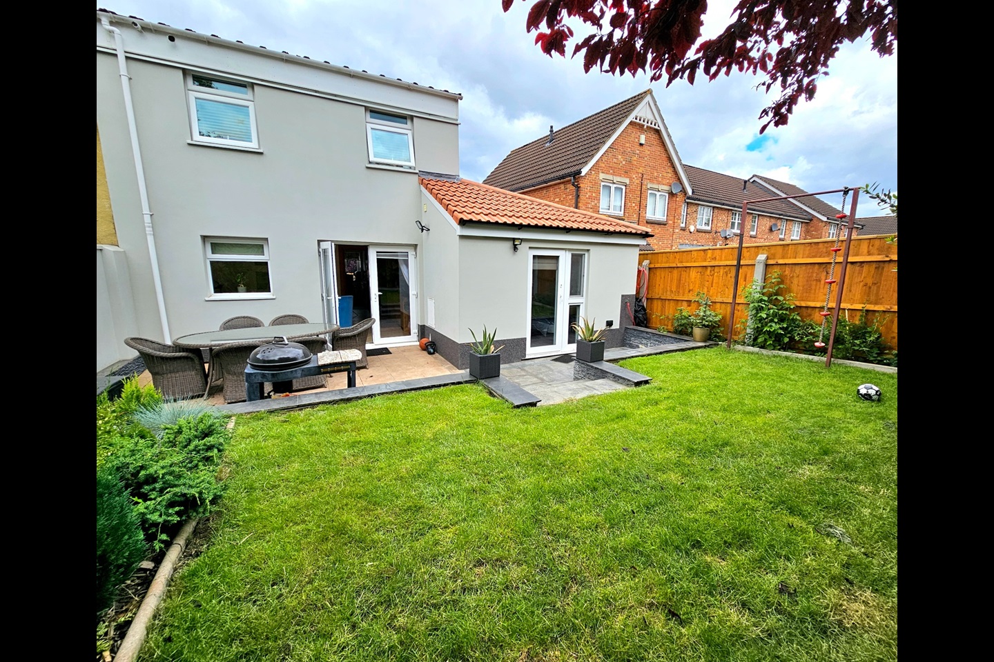3 Bed Terraced House, Two Acres Road, BS14, N1 7GU