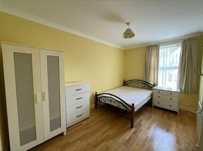 Room in a Shared House, Russell Avenue, N22