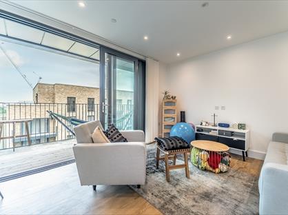 2 Bed Flat, Kempton House, TW18