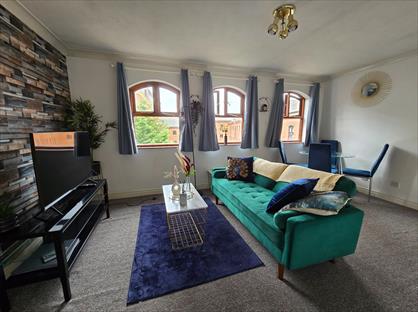 2 Bed Flat, Riverside Court, LS1