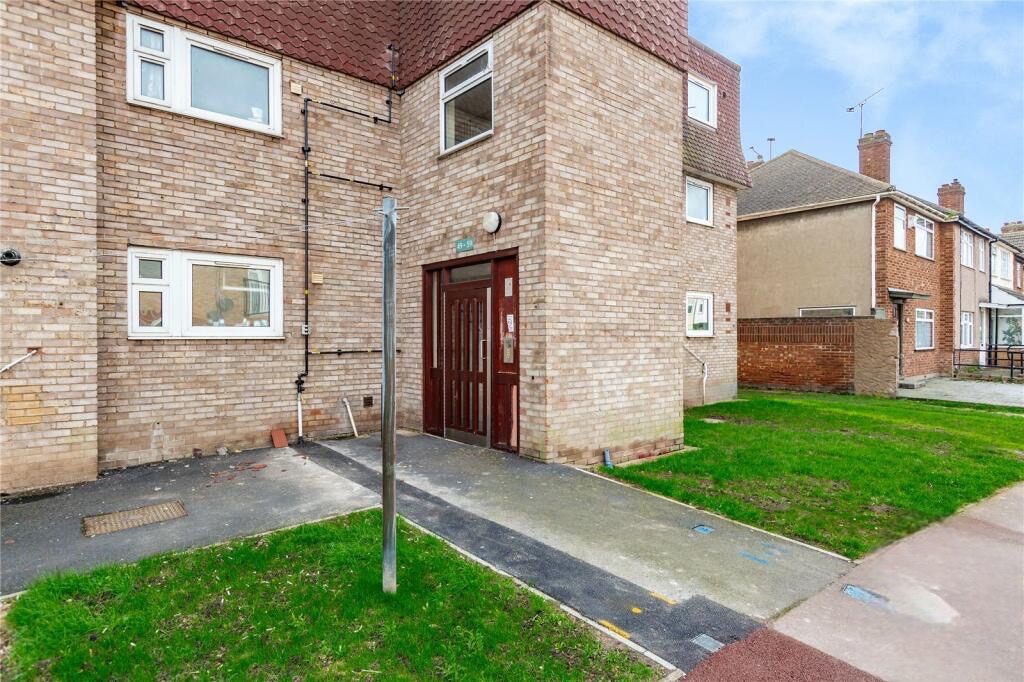 Dagenham 4 Bed Flat, Salisbury Road, RM10 To Rent Now for £1,900.00 p/m