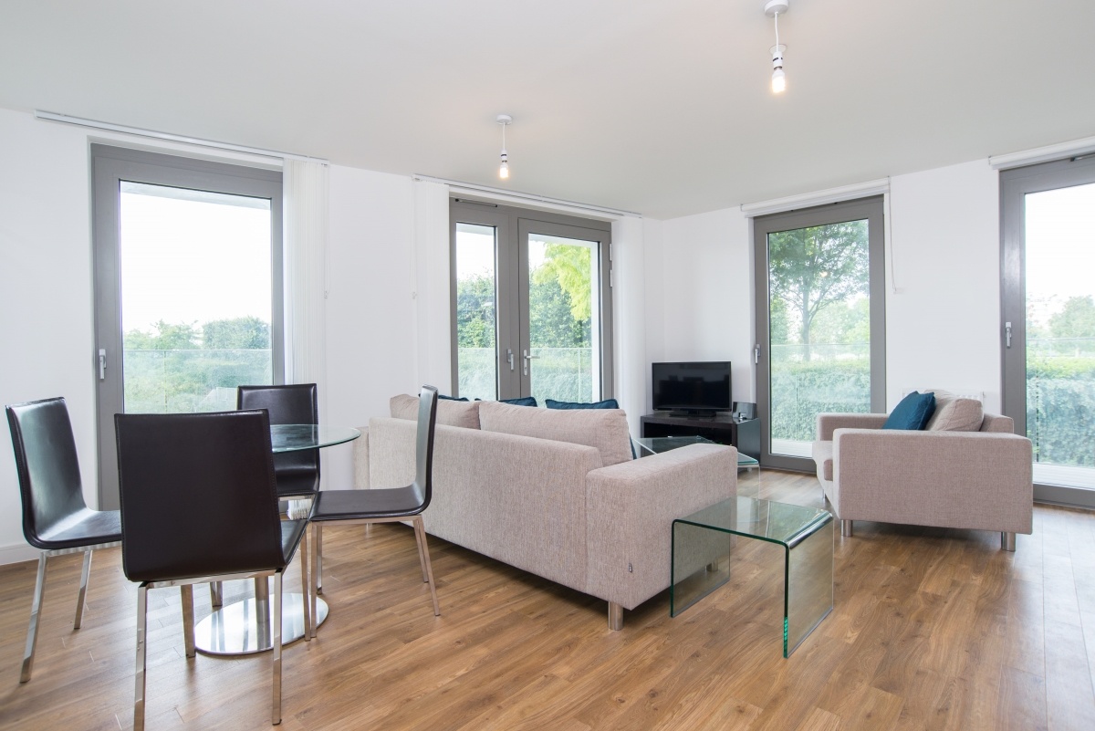 London 2 Bed Flat, Waterside Heights, E16 To Rent Now for £2,296.67 p/m