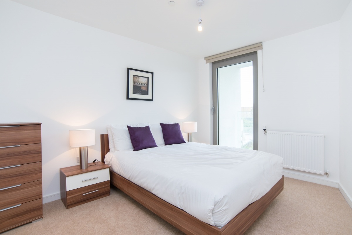 London 2 Bed Flat, Waterside Heights, E16 To Rent Now for £2,296.67 p/m