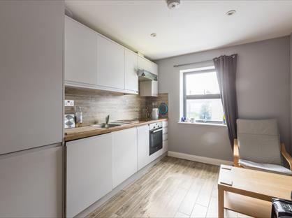 Studio Flat, Emperor House, CR0