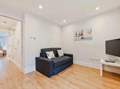 1 Bed Flat, Parkway, NW1