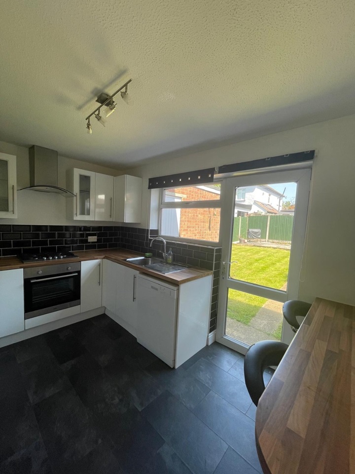 Rochester 2 Bed SemiDetached House, Brenchley Close, ME1 To Rent