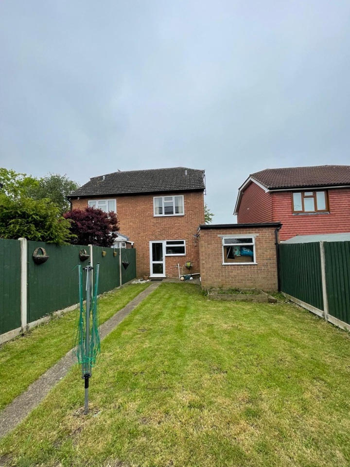 Rochester 2 Bed SemiDetached House, Brenchley Close, ME1 To Rent