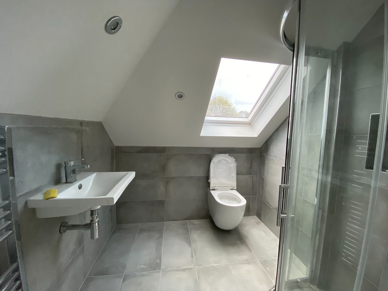 London Studio Flat, Friern Park, N12 To Rent Now for £1,175.00 p/m