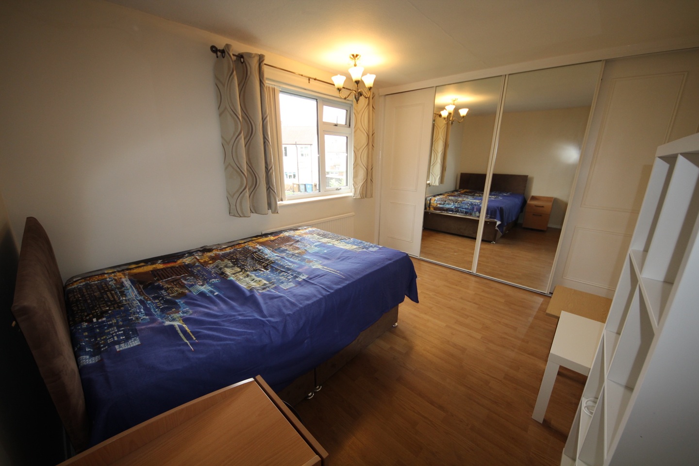 3 Bed Semi-Detached House, Thackeray St, DE24 photo 3
