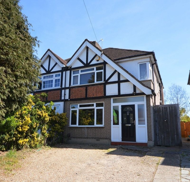Chessington 4 Bed SemiDetached House, Leatherhead Road, KT9 To