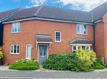 3 Bed Terraced House, Mead Road, IP32