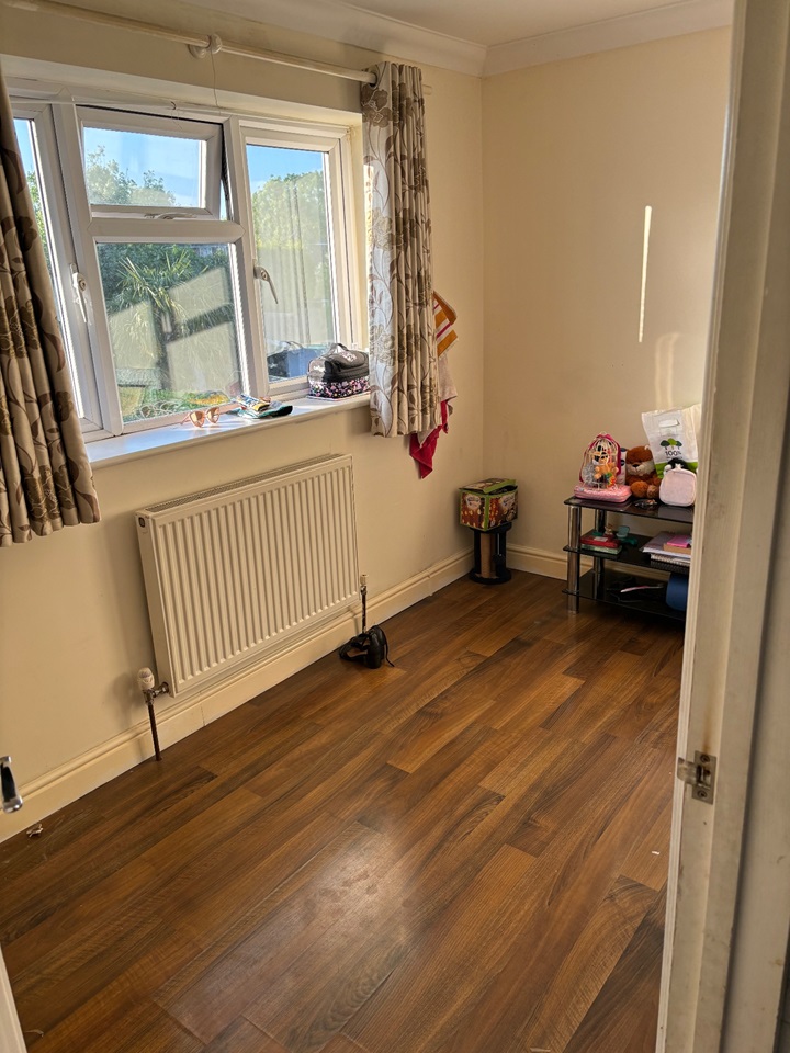 Crawley 3 Bed Terraced House, Boswell Road, RH10 To Rent Now for £1,775.00 p/m