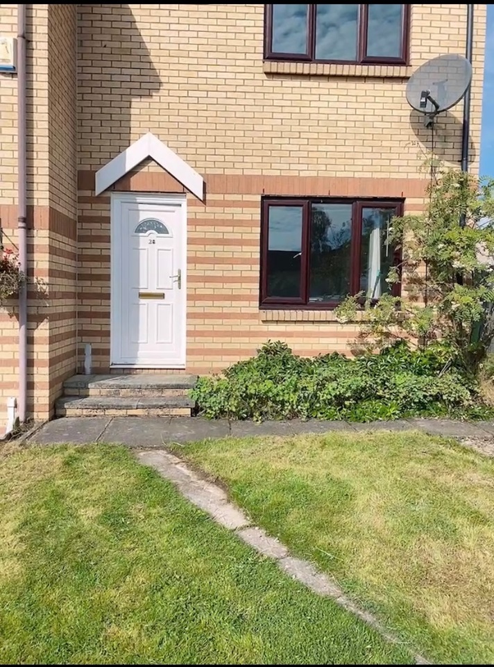 Milngavie, Glasgow 3 Bed End Terrace, Craigash Quadrant, G62 To