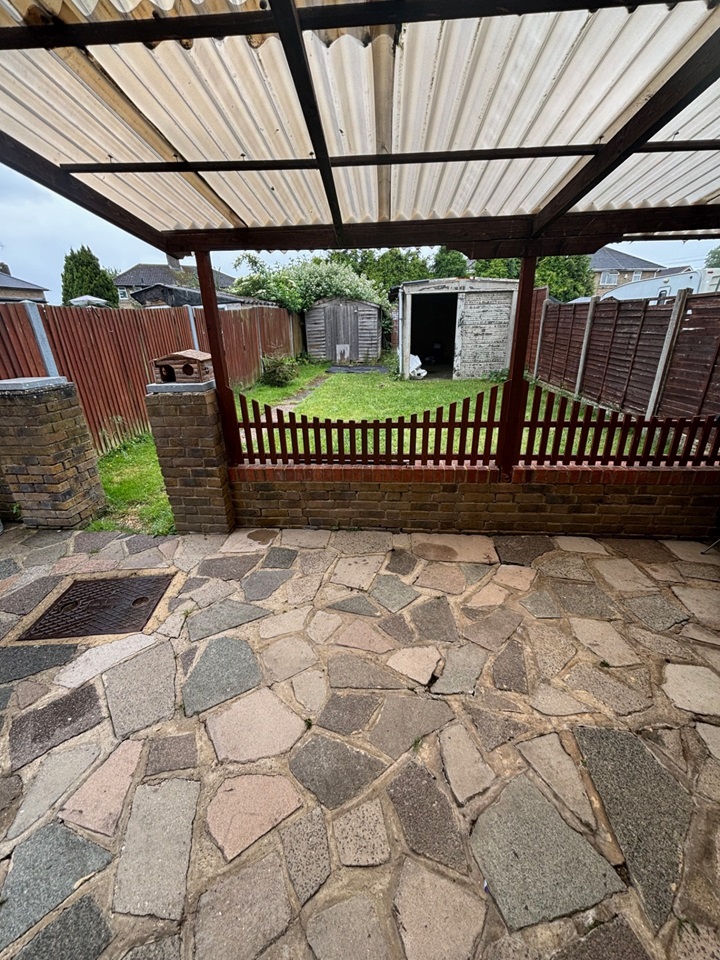 West Drayton 2 Bed End Terrace, Whitethorn Avenue, UB7 To Rent Now