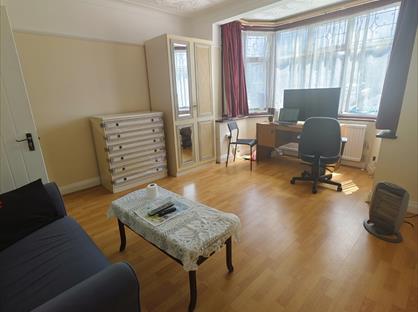 Room in a Shared House, Merrivale Avenue, IG4