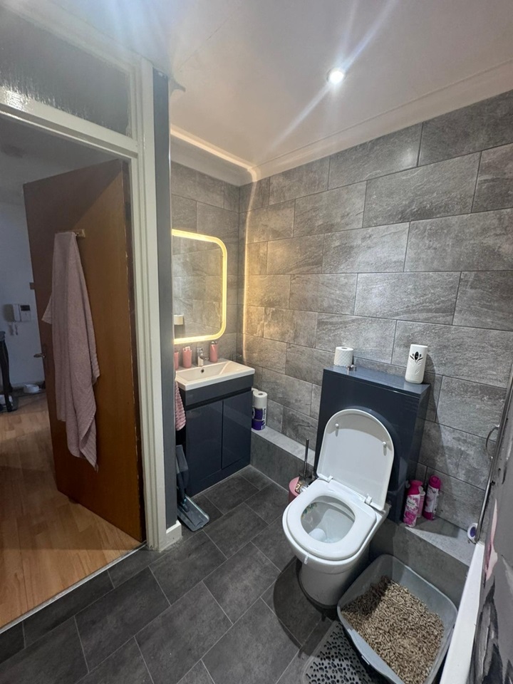 Loughton 1 Bed Flat, Austen Close, IG10 To Rent Now for £1,250.00 p/m