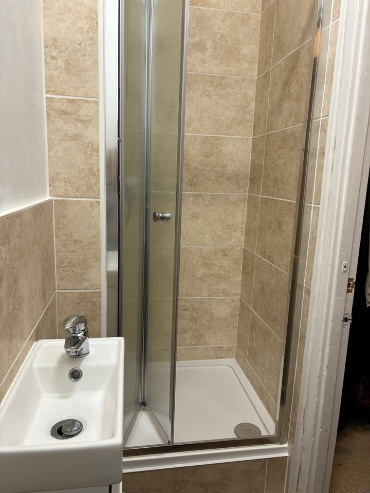 Additional image 14 of 2 Bed Flat, Russell Street, RG1, N1 7GU