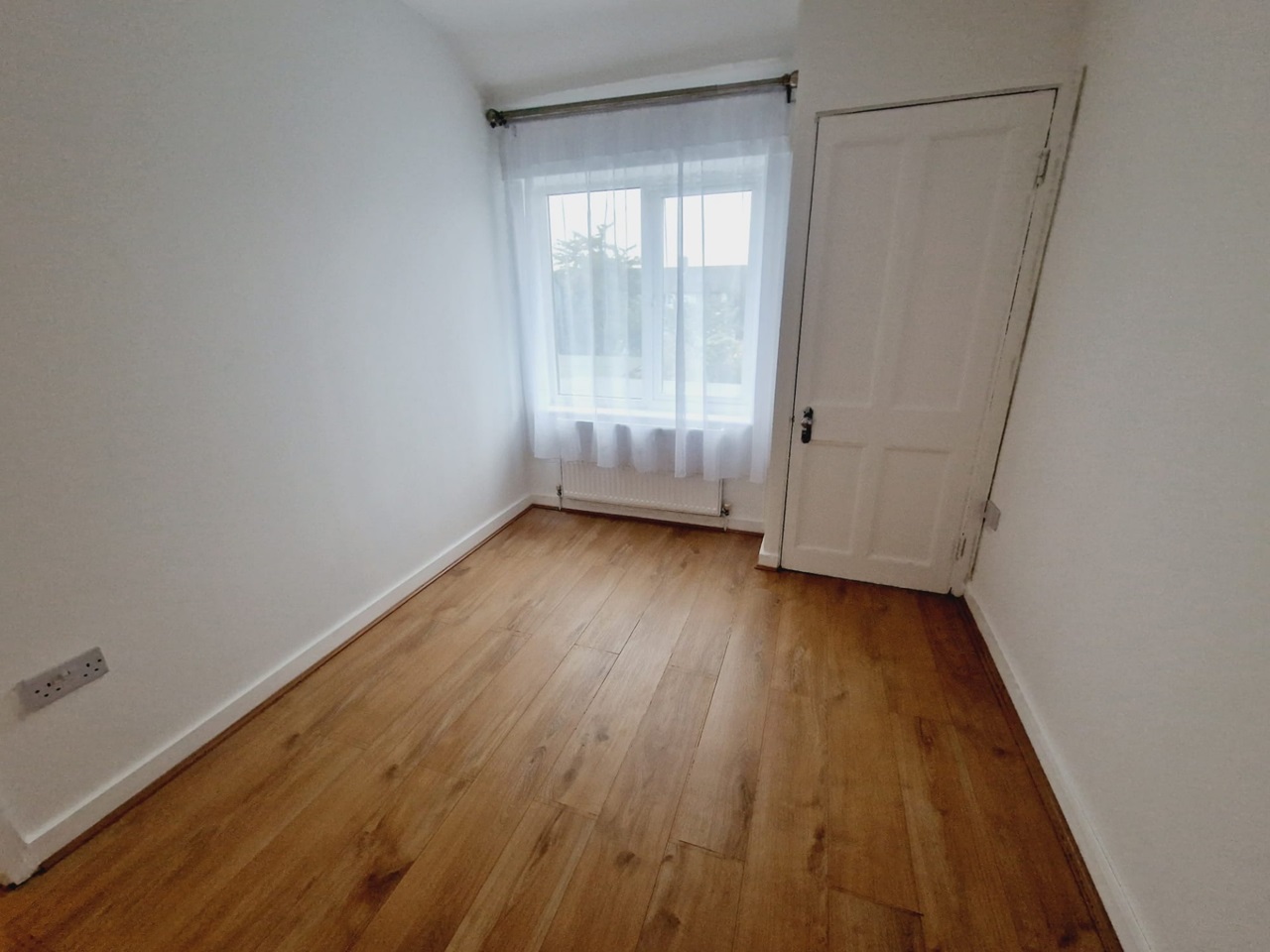 Dagenham 2 Bed Flat, First Floor 134 Fitzstephen Road, RM8 To Rent