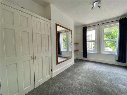 1 Bed Flat, Cheriton Road, CT20