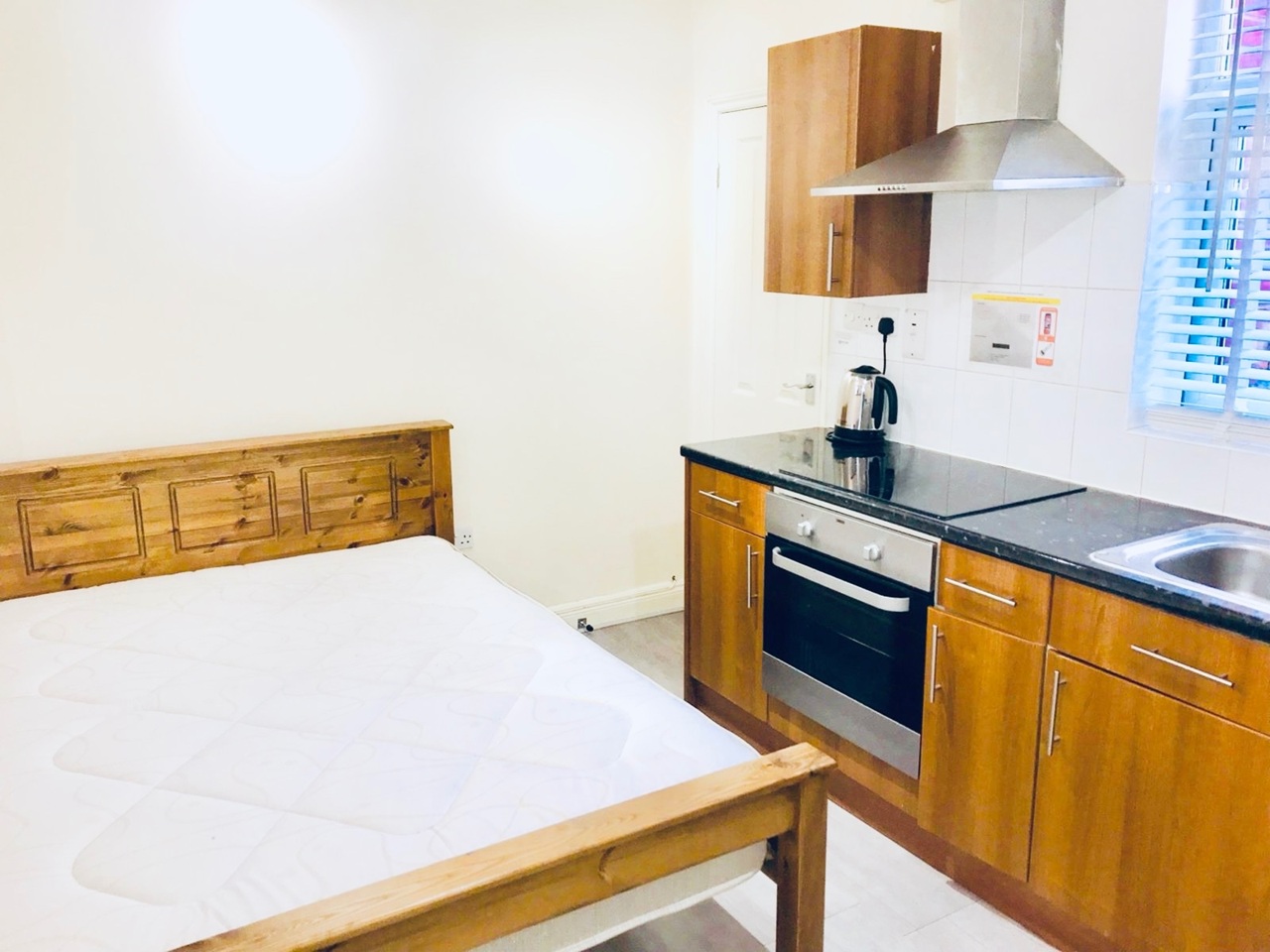 Additional image 2 of Studio Flat, Southampton Street, RG1, N1 7GU