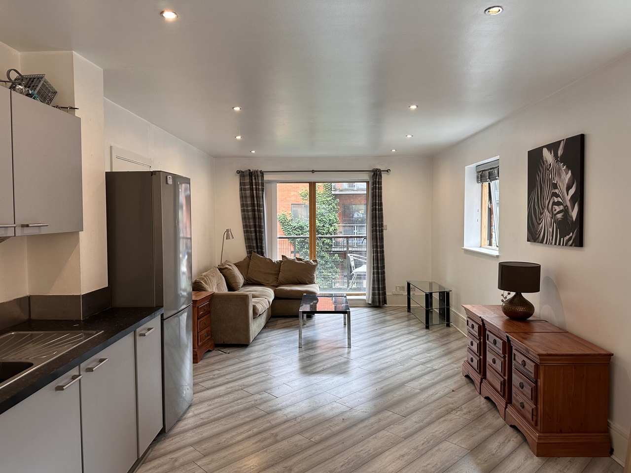 2 Bed Flat, Lockes Yard, M1