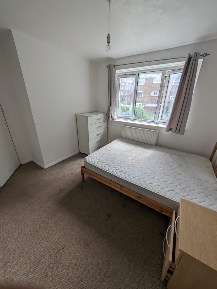 London Room in a Shared House, Longbridge Way, SE13 To Rent Now for