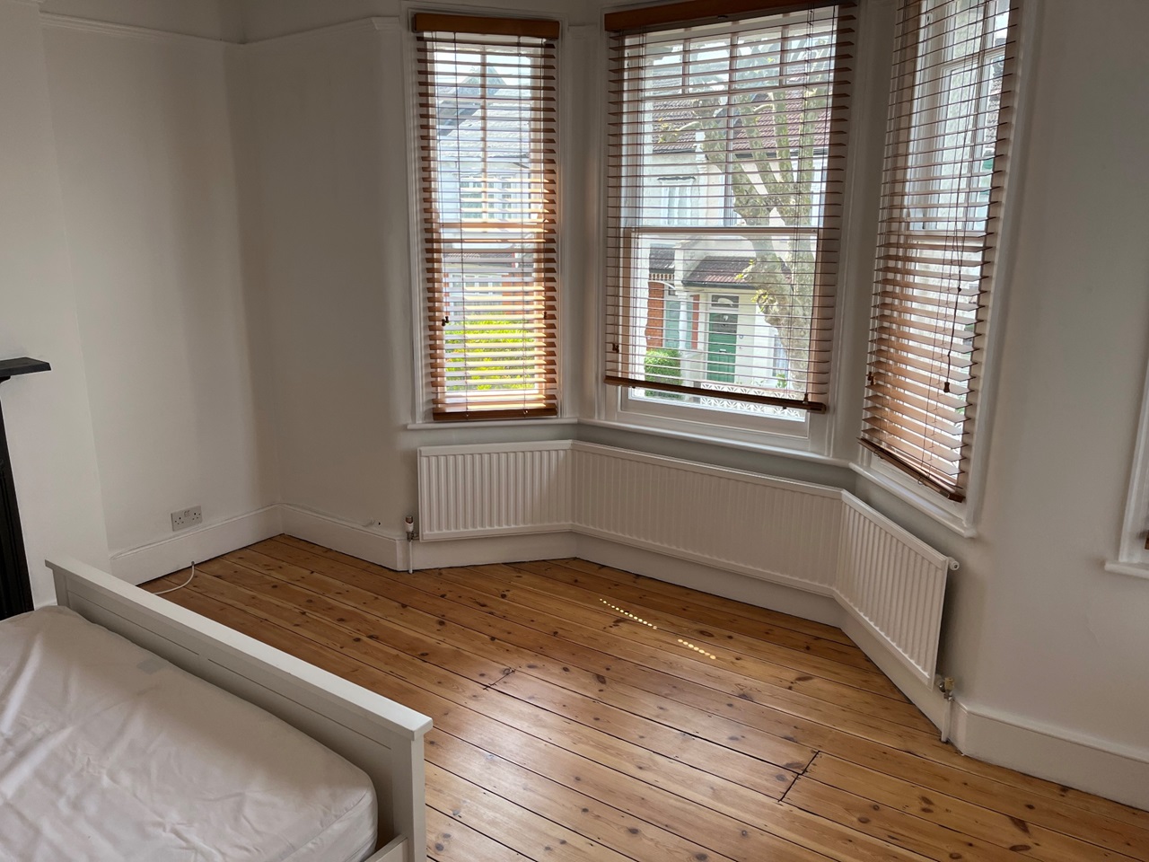 London 3 Bed Terraced House, Brudenell Road, SW17 To Rent Now for £2,940.00 p/m