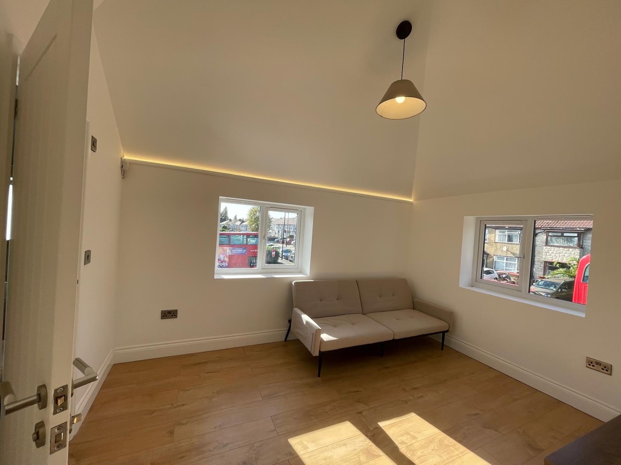 Greenford, Ealing 3 Bed SemiDetached House, Windmill Lane, UB6 To